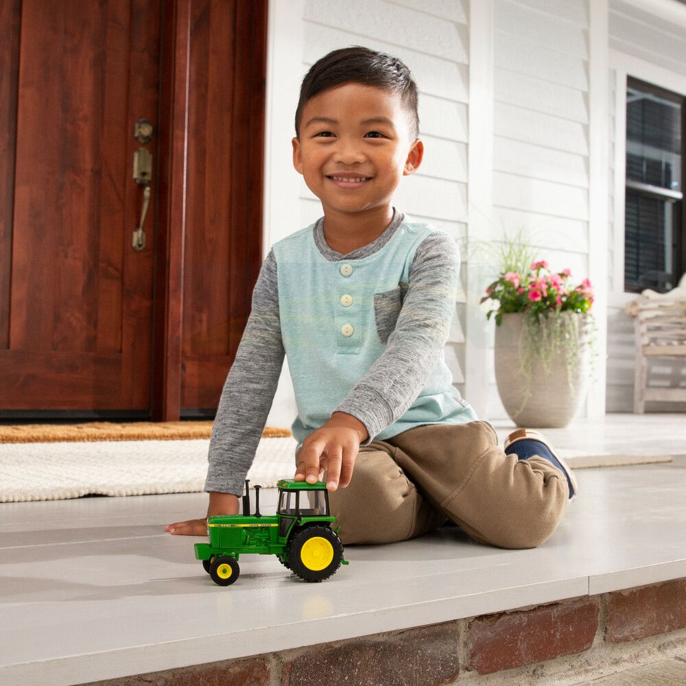 1:32 John Deere 4440 Tractor 45548