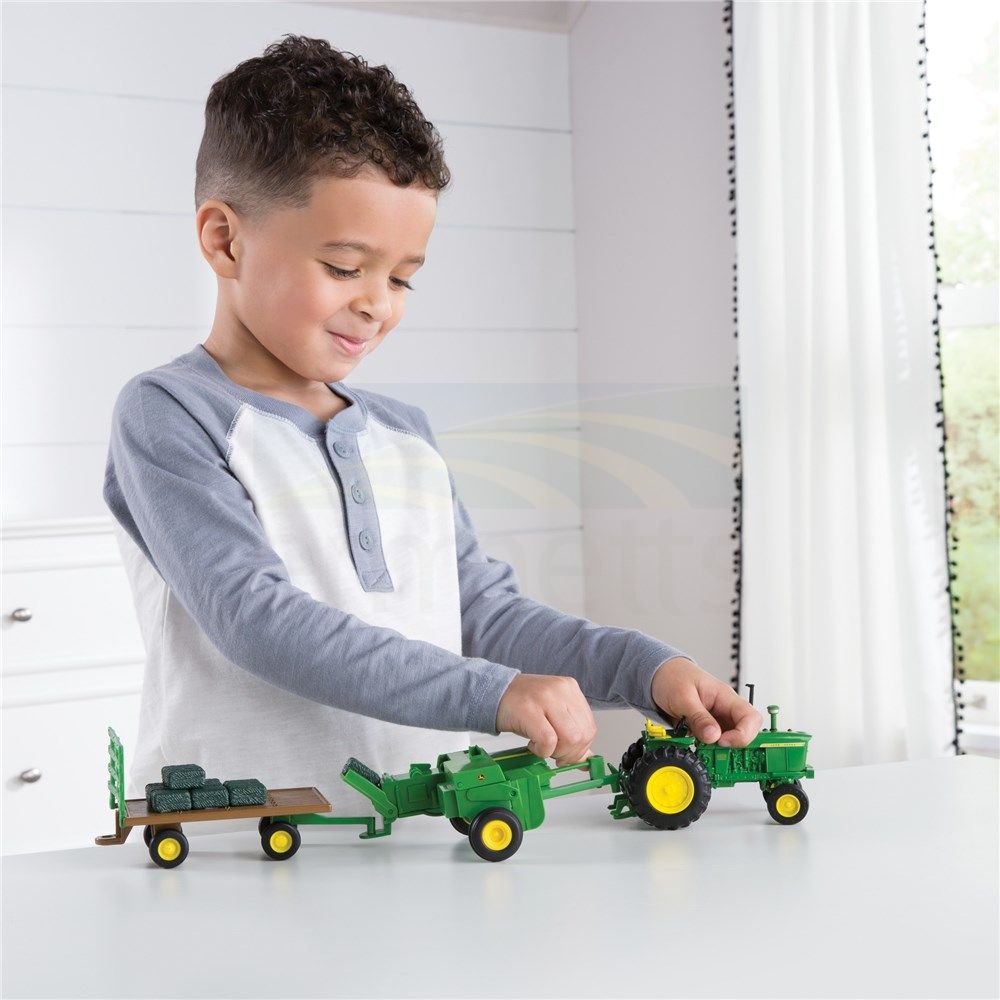 1:32 John Deere Haying Set; Tractor, Baler, Wagon & 12 Hay Bales 46667