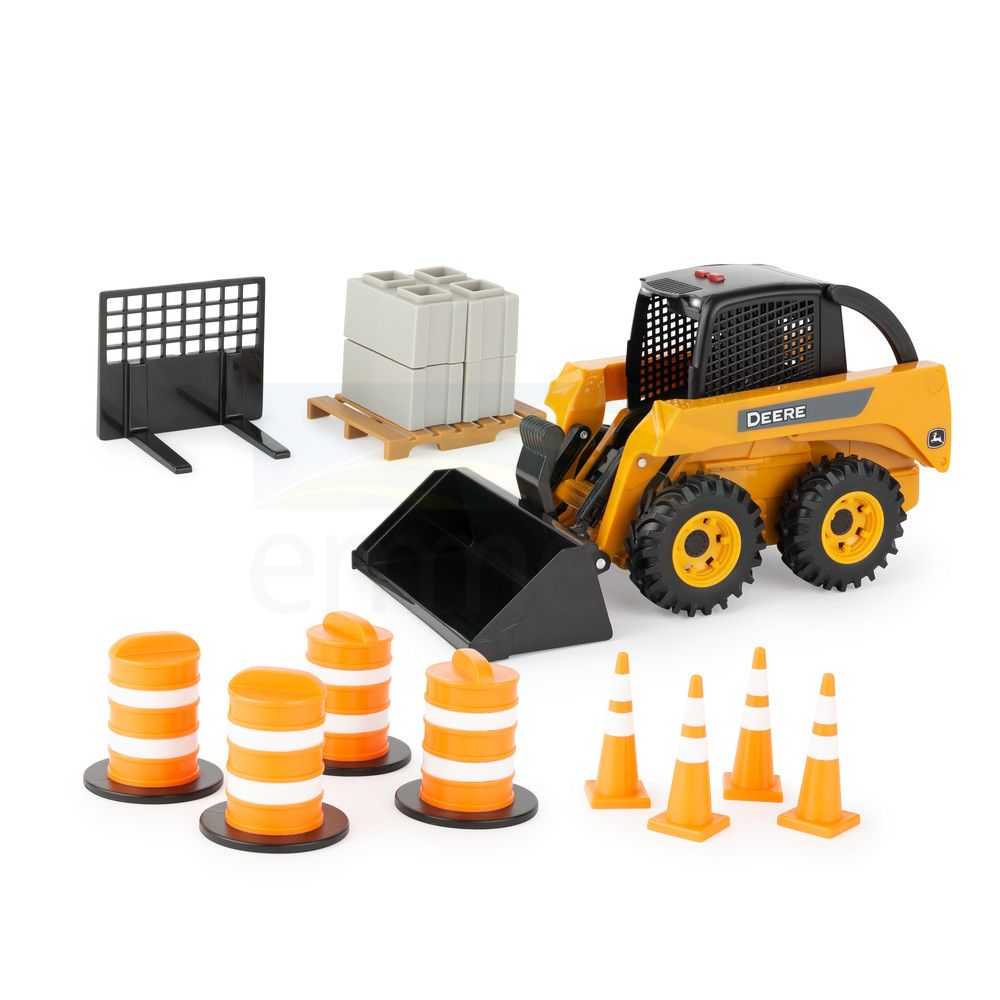 1:16 Big Farm John Deere Skid Steer with Accessories; Cones, Barrels, Cement Blocks & Pallet 47349
