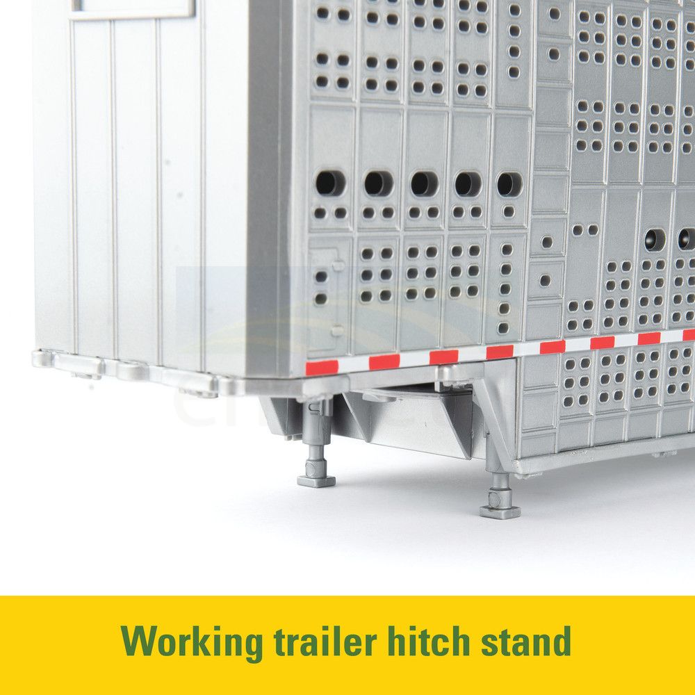 1:32 Freightliner 122SD Semi with Cattle Trailer 47362