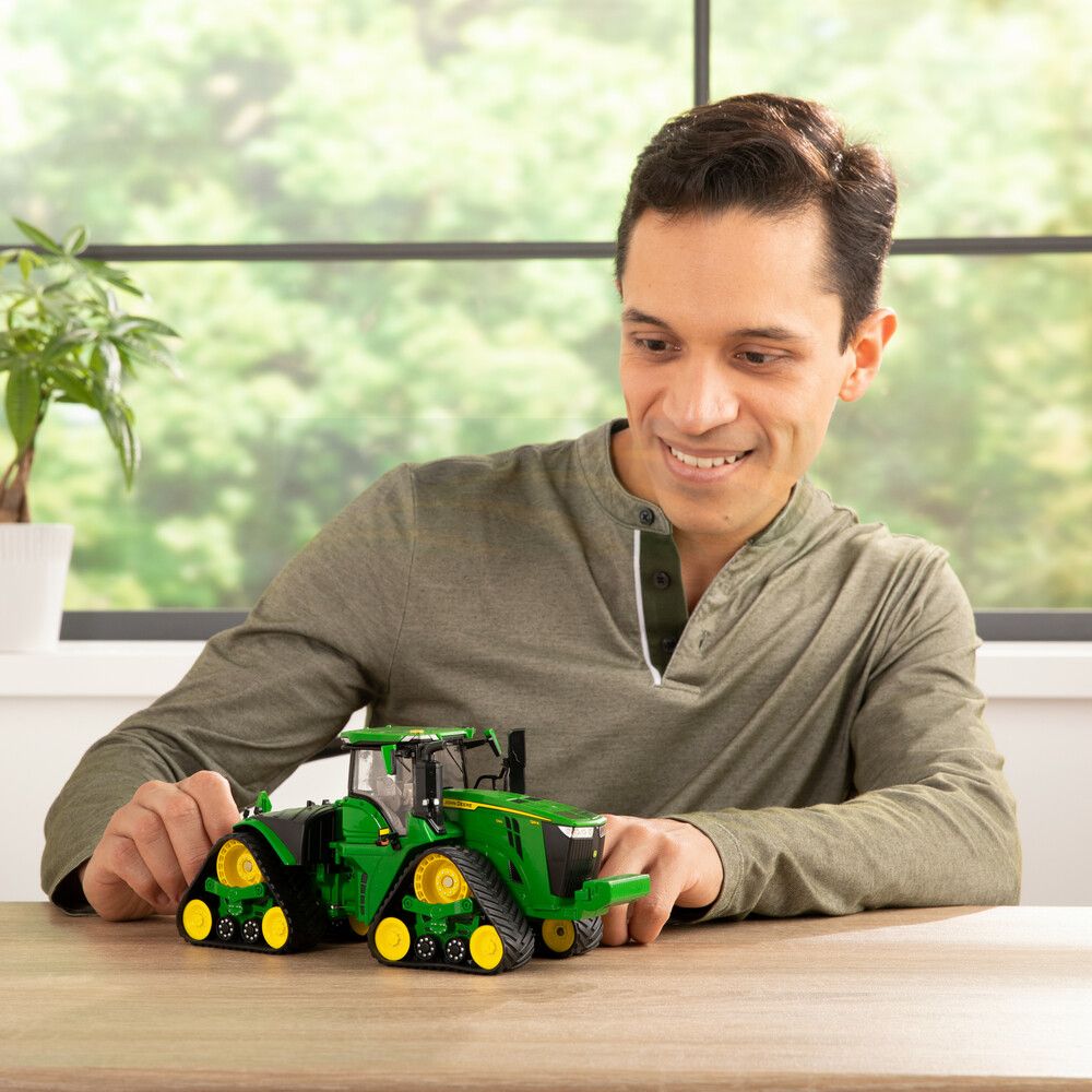 1:32 John Deere 9RX 590 Prestige Tracked Tractor 45772
