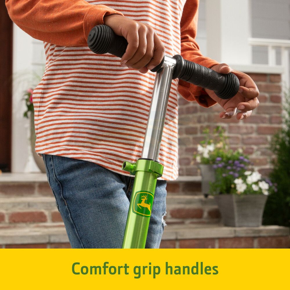 John Deere Scooter with Light Up Wheels 46144