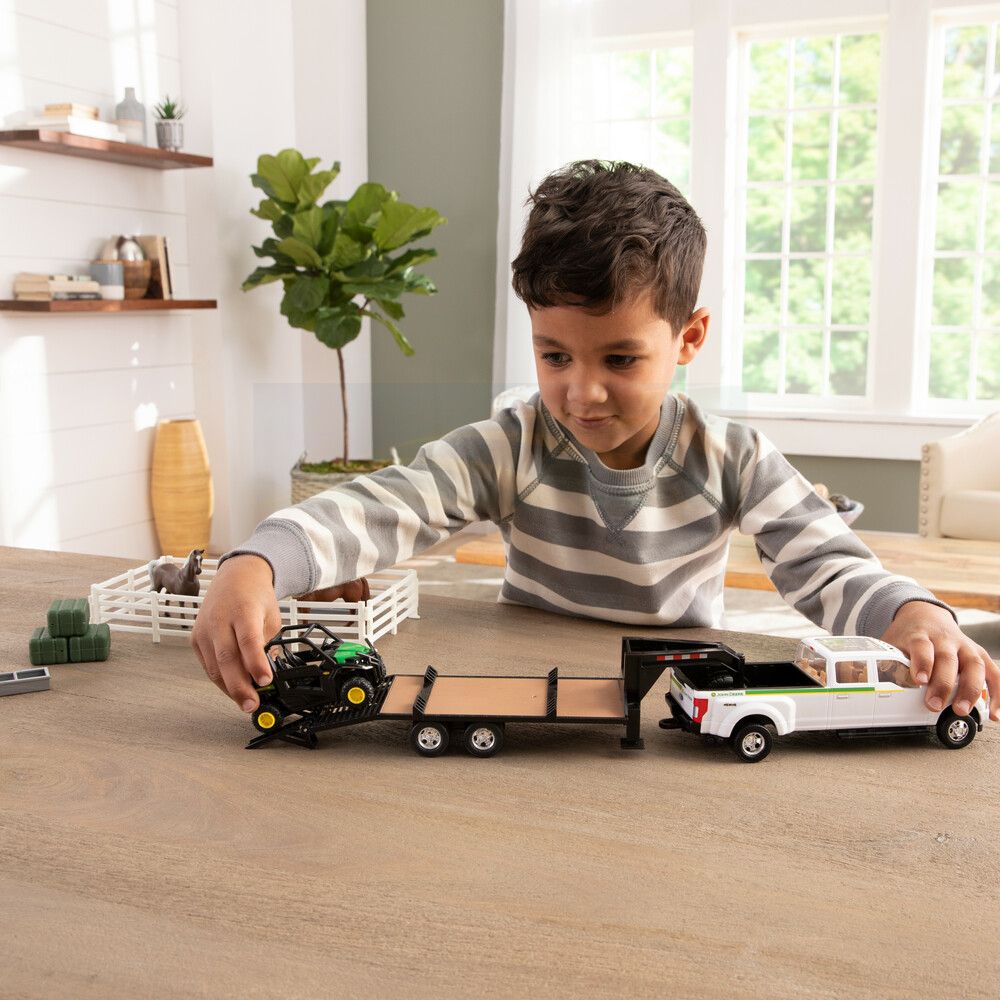 1:32 John Deere RSX860i Gator Hauling Set with Ford Pickup and Trailer 47433