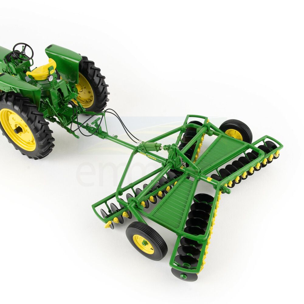 1:16 John Deere 3010 Diesel Narrow Front Tractor with Disk 45952