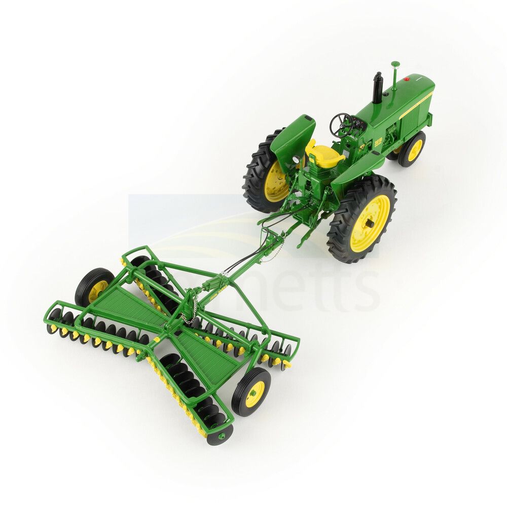 1:16 John Deere 3010 Diesel Narrow Front Tractor with Disk 45952