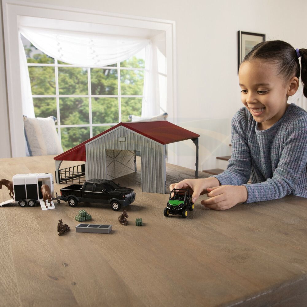1:32 John Deere Weathered Barn Play Set 47522