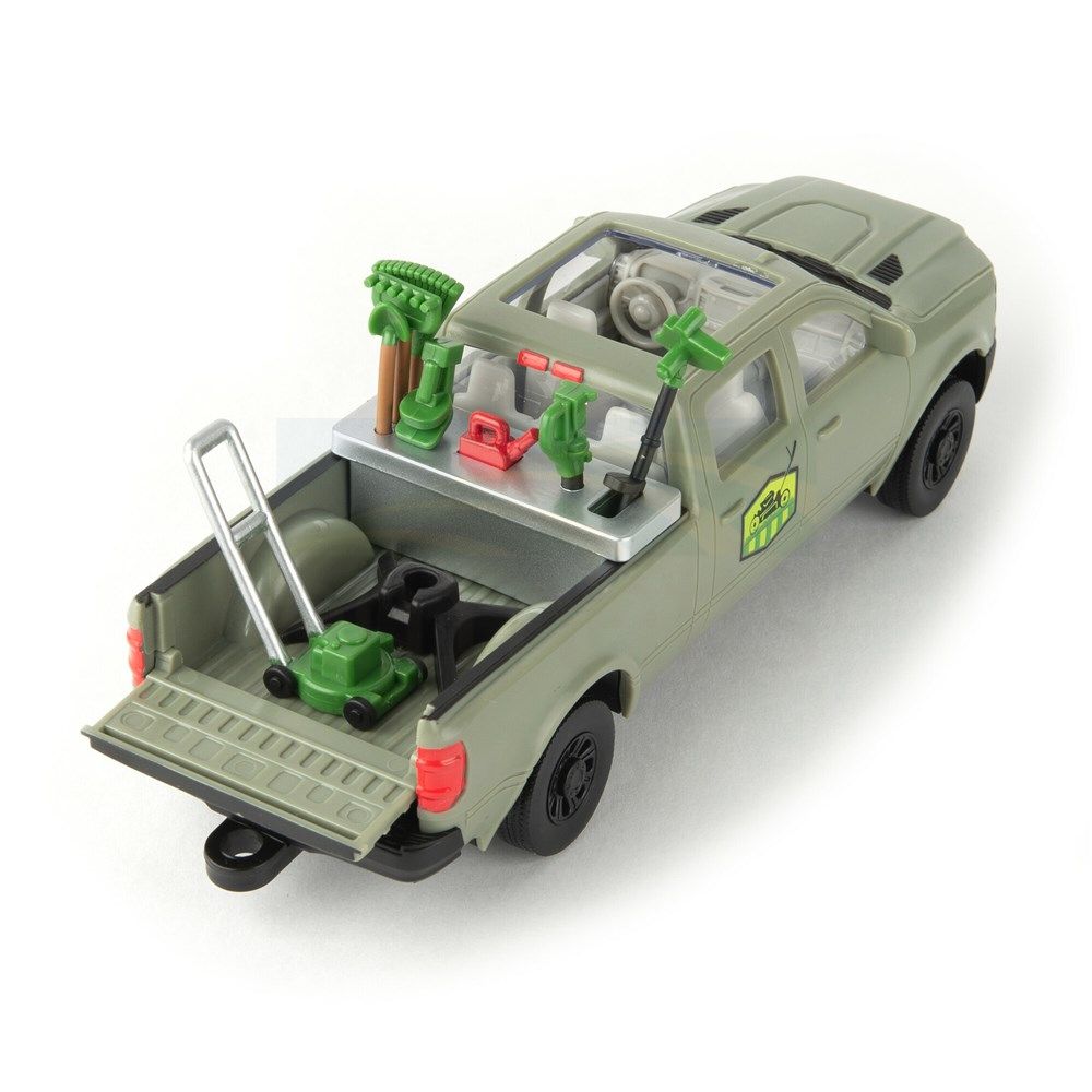 1:32 John Deere Lawn & Garden Set; Pickup Truck, Trailer, ZTrak Mower, Figures & Tools 47551