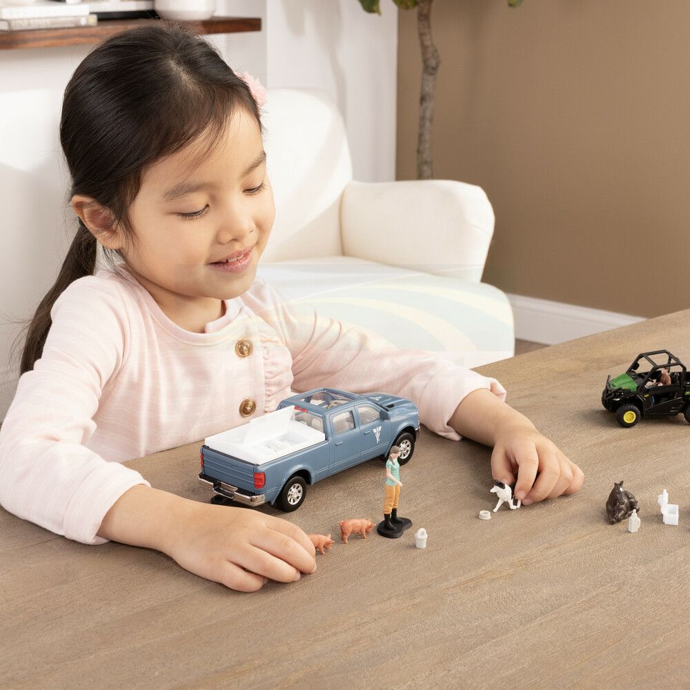 1:32 John Deere On The Farm Vet Set; Pickup Truck, Gator, Figures, Animals & Accessories 47552