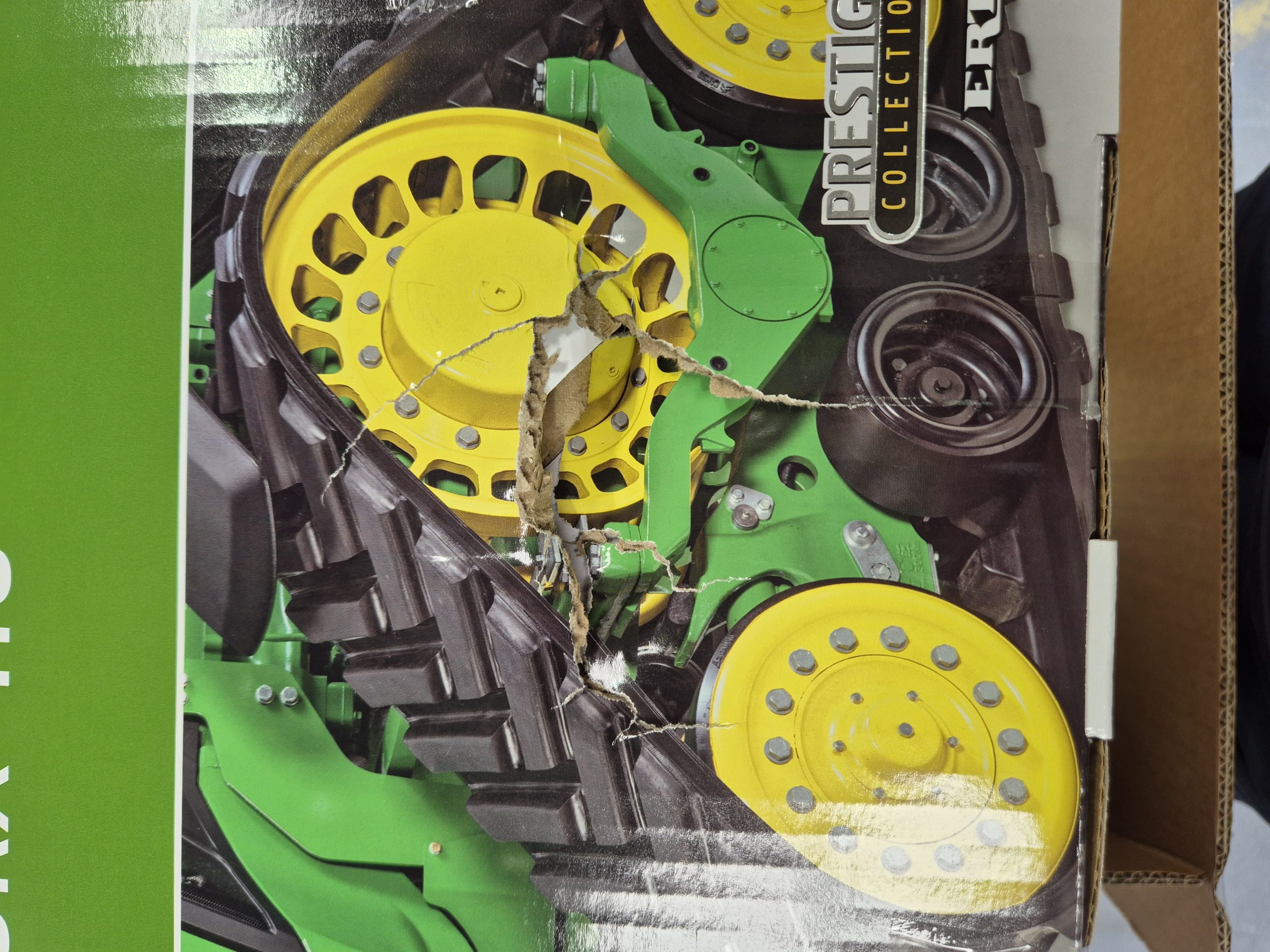 1:16 John Deere 8RX 410 Tractor with Wide Tracks Prestige Collection - DAMAGED BOX 45937X