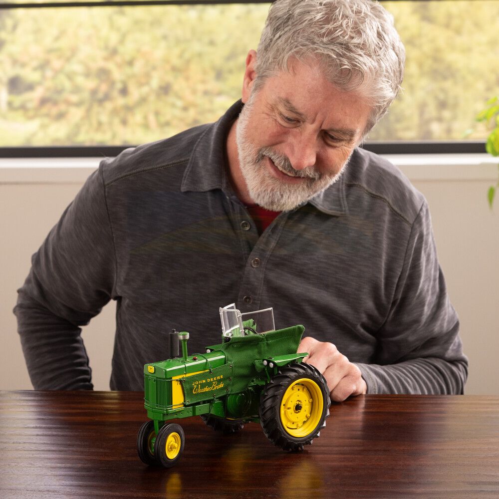 1:16 John Deere 730 Narrow Front Tractor with Heat Houser Prestige 45978