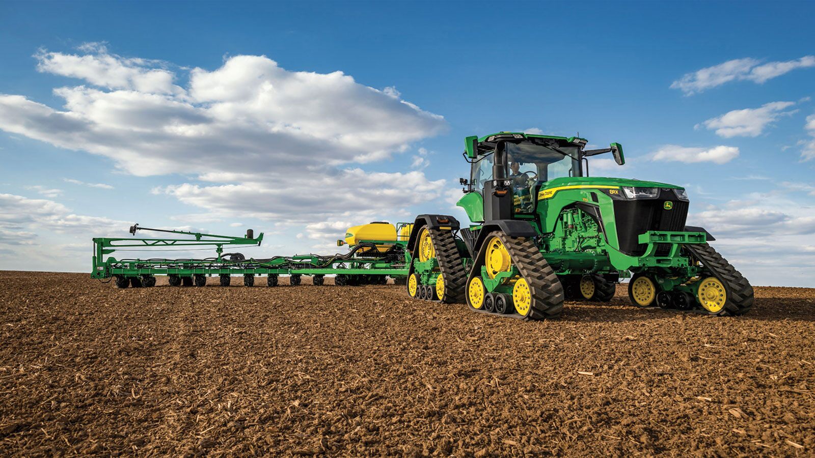 8rx-370-tractor-1600x900-imagegalleryjpg