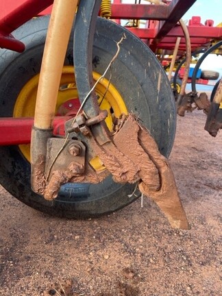 Bourgault 8910 2014 image 3