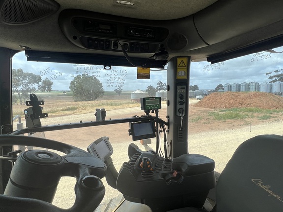 Challenger MT765D 2013 image 18