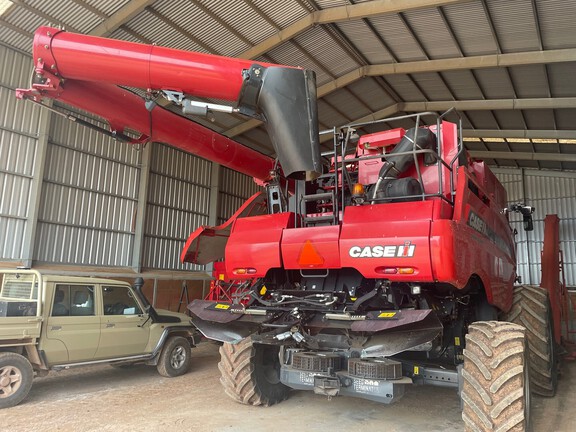 Case 8250 2021 image 8