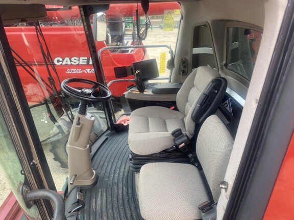 Case IH 8240 2018 image 9