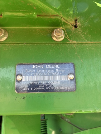 John Deere S670 image 8