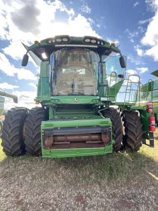 John Deere S790 image 2