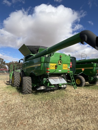 John Deere S790 image 3