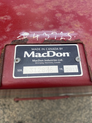 MacDon R85 image 4