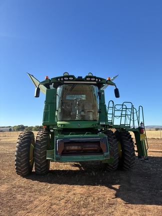 John Deere S670 image 3