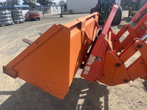 Kubota M108S image 8