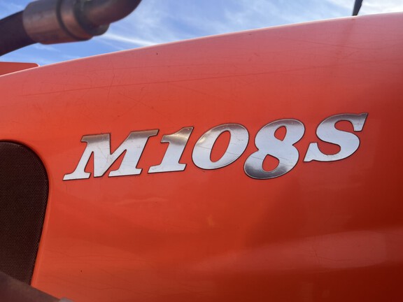 Kubota M108S image 9