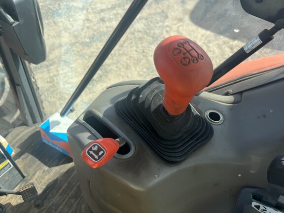 Kubota M108S image 12