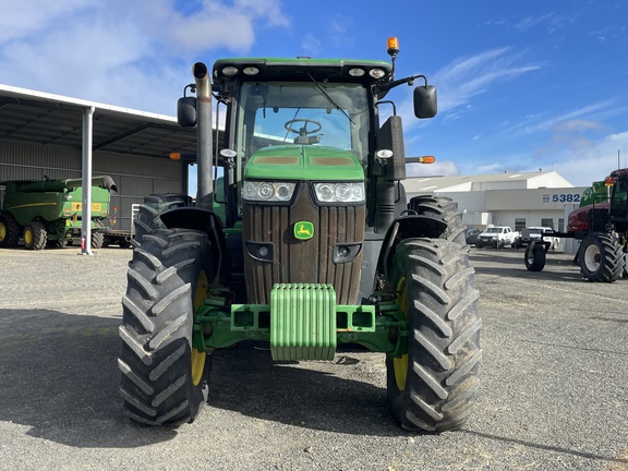 John Deere 7215R 2011 image 8