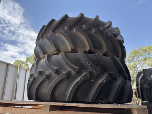 John Deere 710/70R42 Tyres and Rims - Outer Duals
