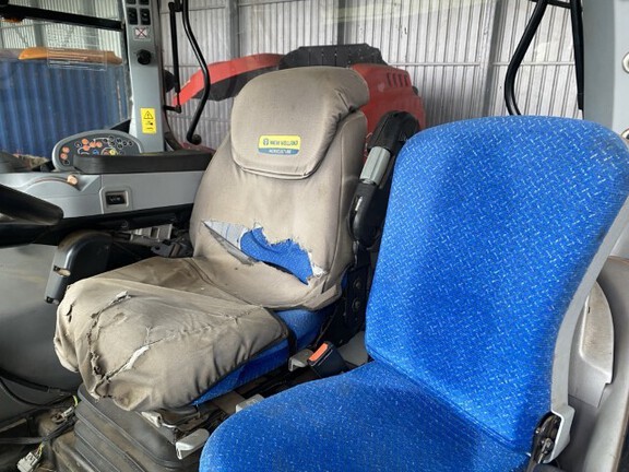 New Holland T7.220 2013 image 8