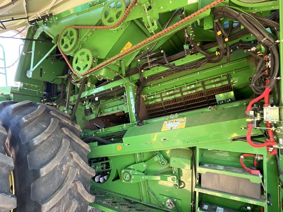 John Deere S790 image 10