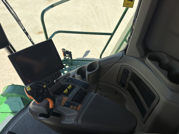 John Deere X9 1100 2022 image 17