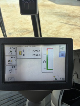 John Deere S680 image 4