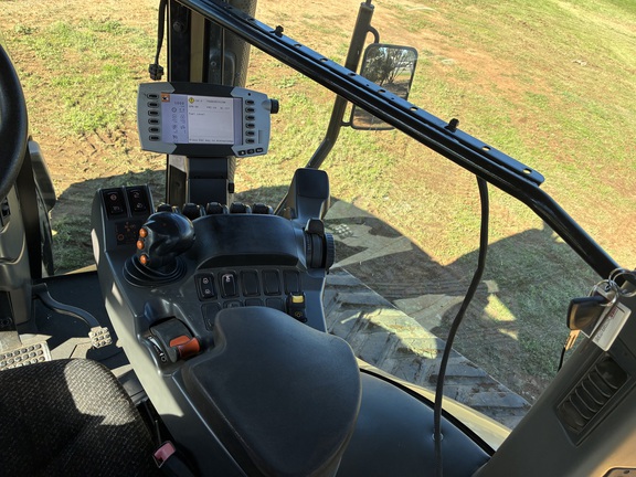 Challenger MT765D 2013 image 11
