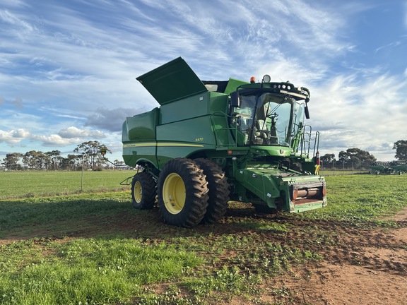 John Deere S670