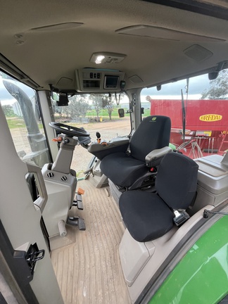John Deere 8R 250 2021 image 9