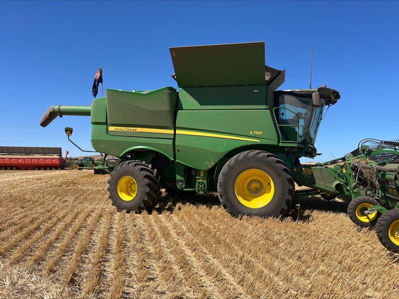 John Deere S790 2021 image 1