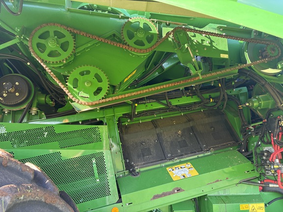John Deere S790 image 13
