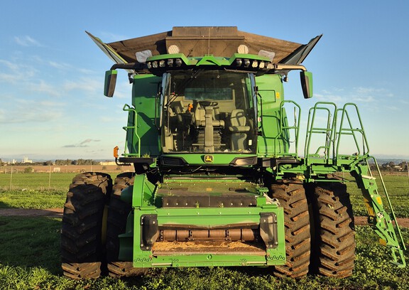 John Deere X9 1100 2022 image 2