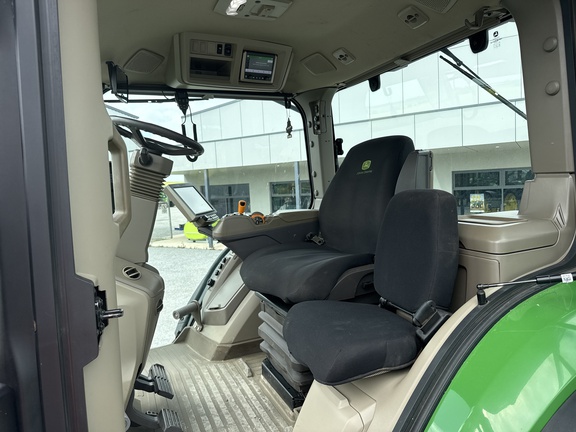 John Deere 7R 210 2020 image 12