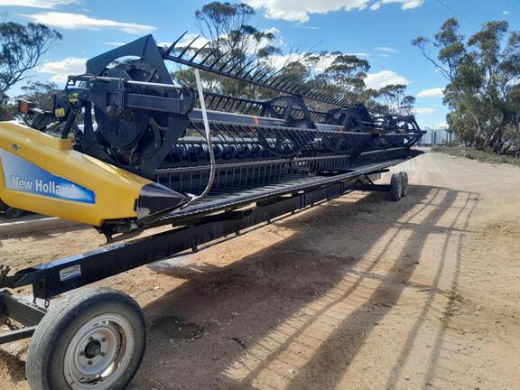 New Holland CR9070 with 83C 40FT MD 2010 image 8